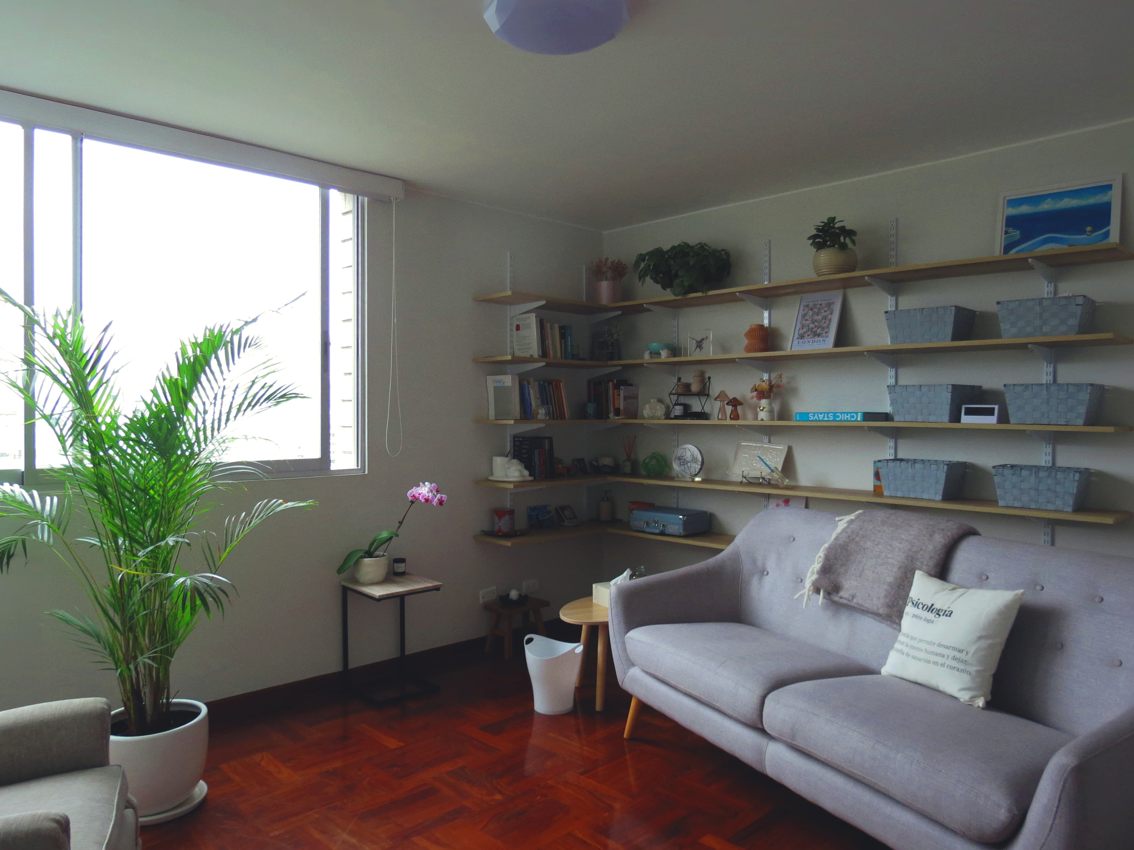 Profesional de EMDR en sesión de terapia con un paciente